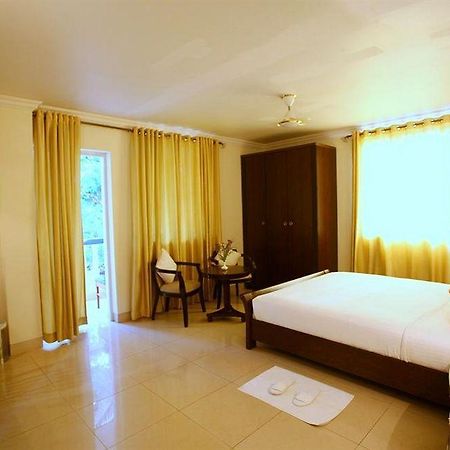 Mapple Viva Goa Resort Calangute Exterior photo