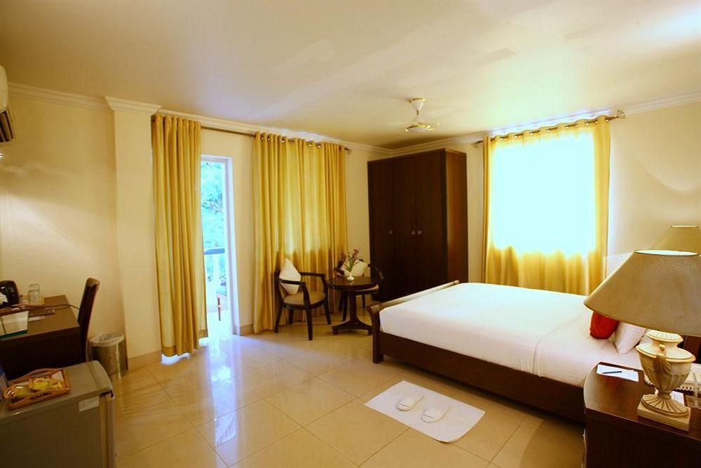 Mapple Viva Goa Resort Calangute Exterior photo